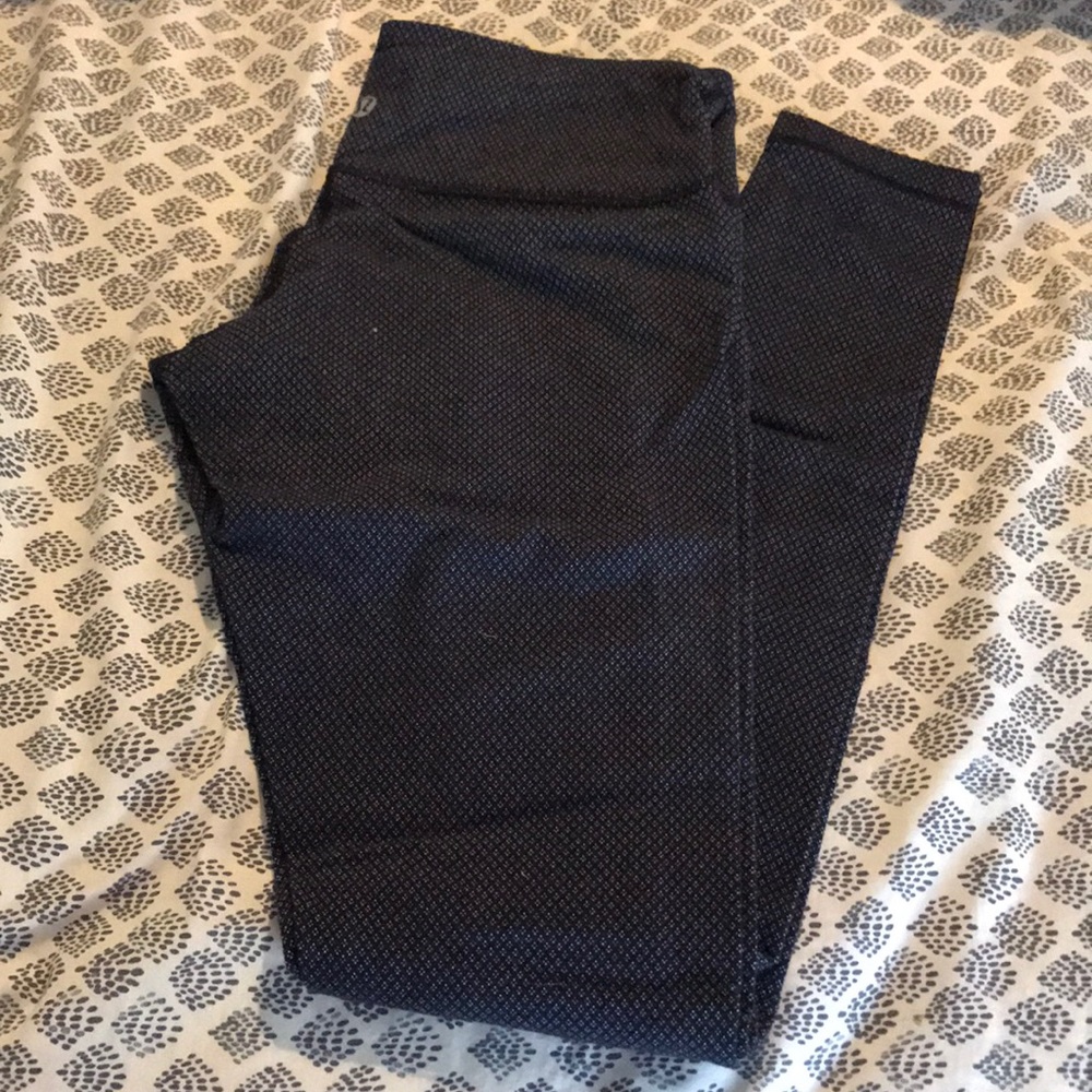 Lululemon athletica Wunder Under navy size 6